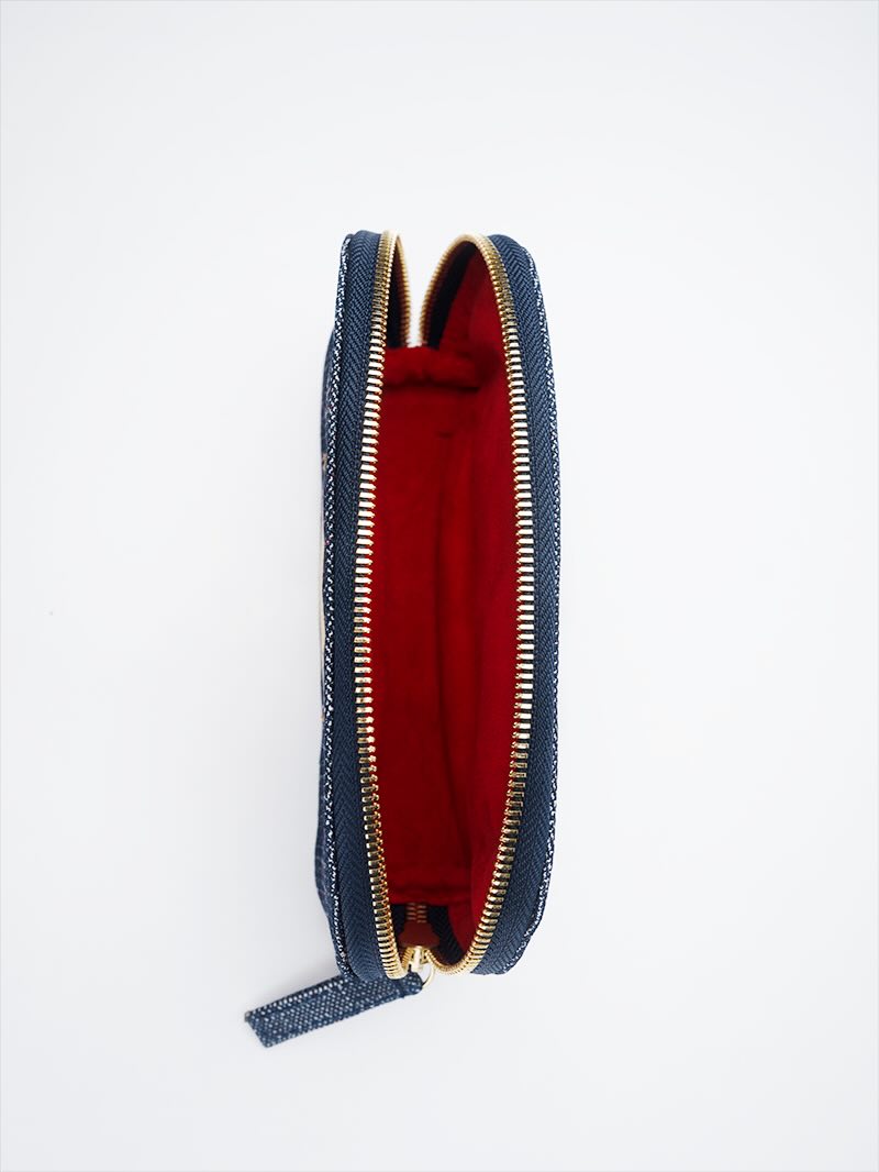 Denim pouch in dark blue for sunglasses - inner view