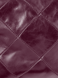 Rimba leather shoulder bag with a diamond-quilted pattern - close-up view