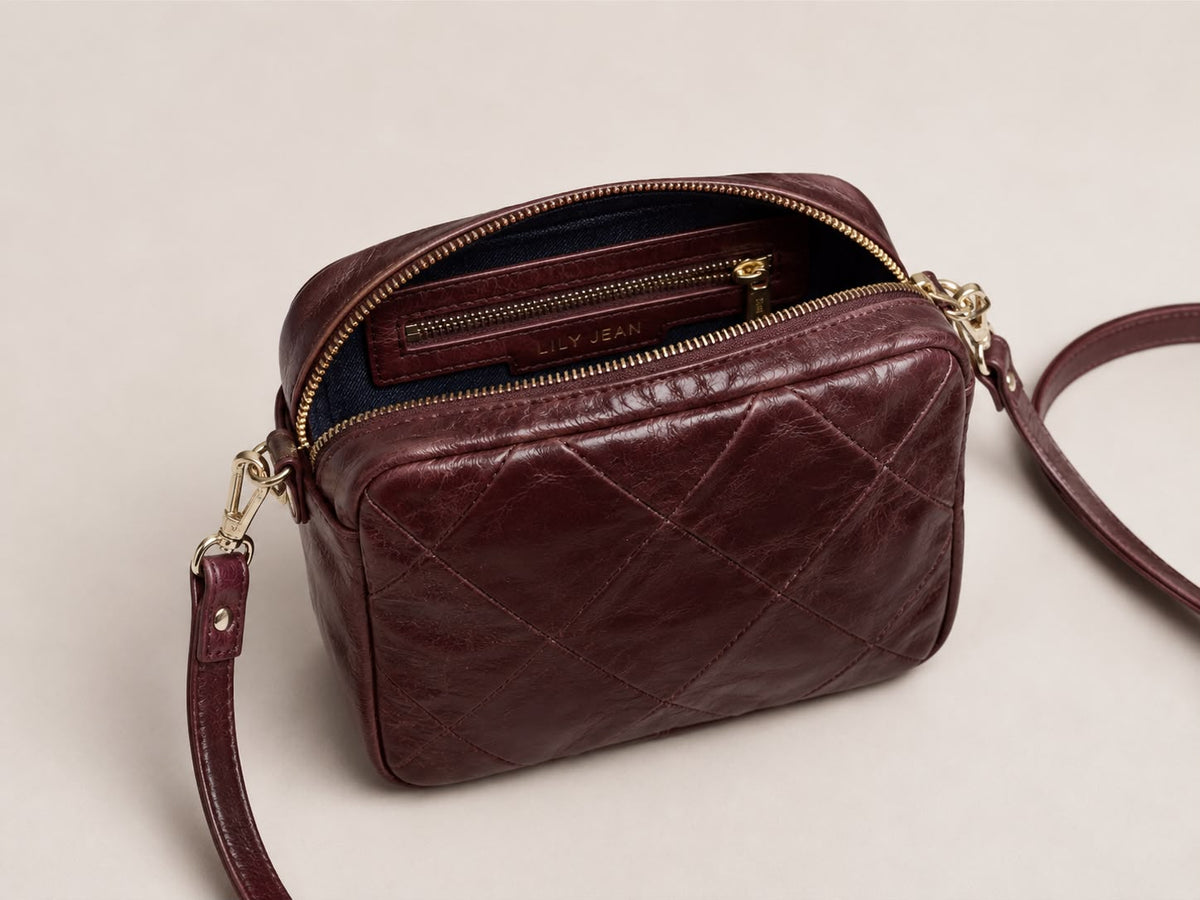 Rimba leather shoulder bag with a diamond-quilted pattern in wine color - ghost front upper view